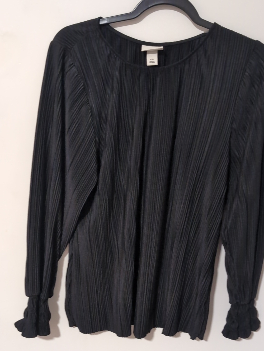 Ava & Viv Black Pleated Top with Round Neck